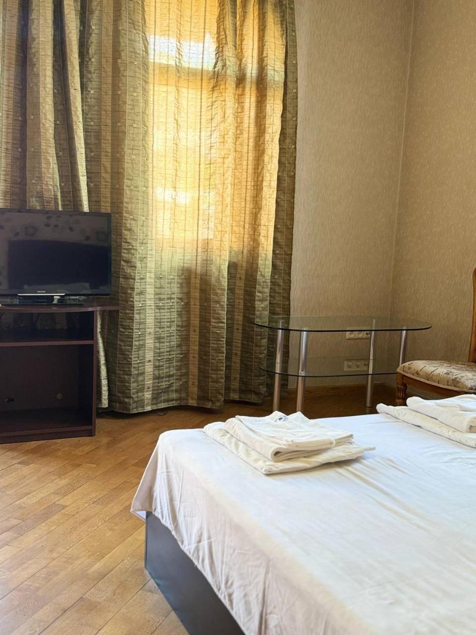 Centre Hotel-Hostel Erywań Zewnętrze zdjęcie