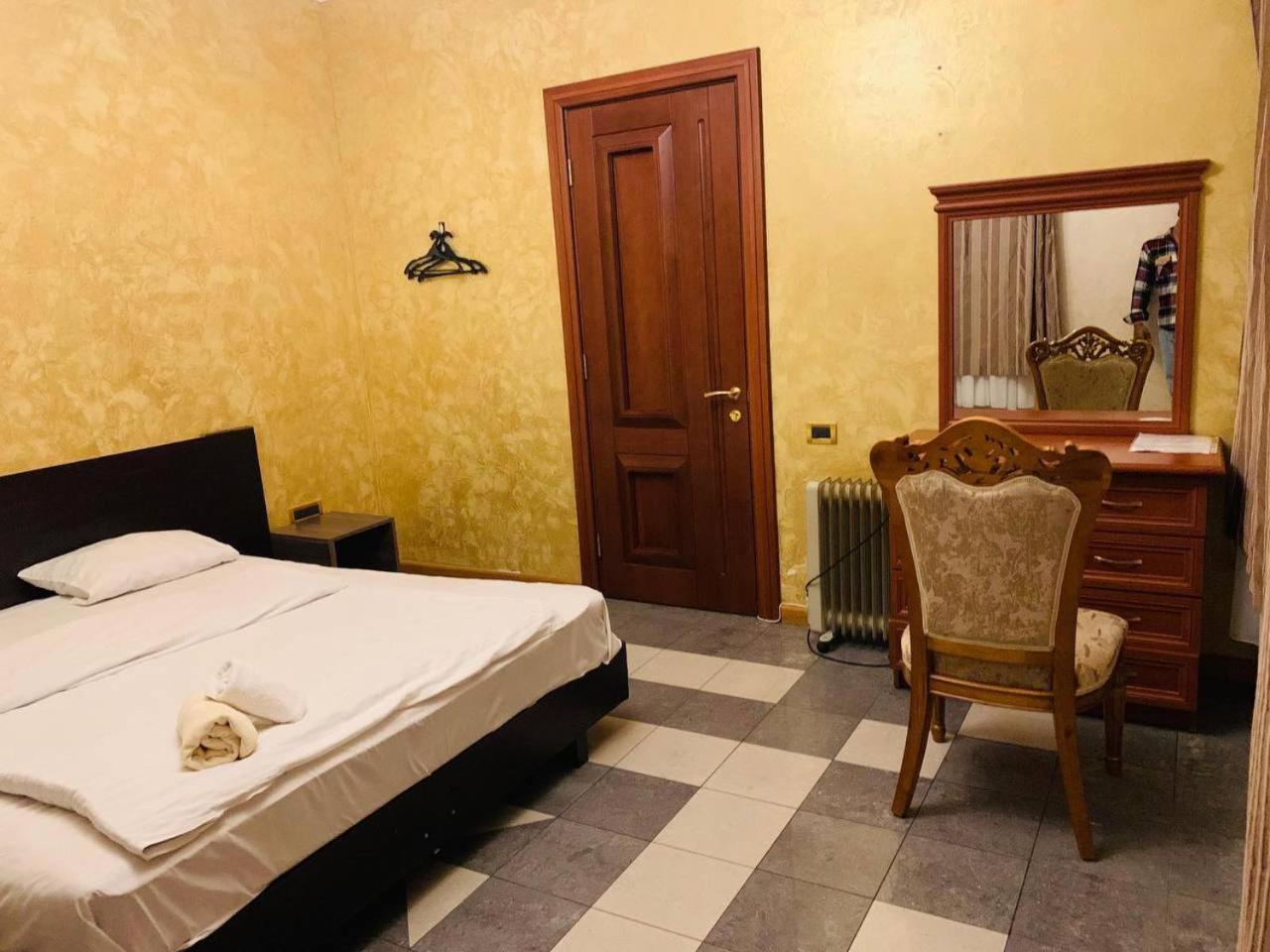 Centre Hotel-Hostel Erywań Zewnętrze zdjęcie