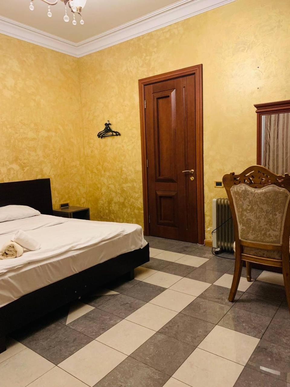 Centre Hotel-Hostel Erywań Zewnętrze zdjęcie