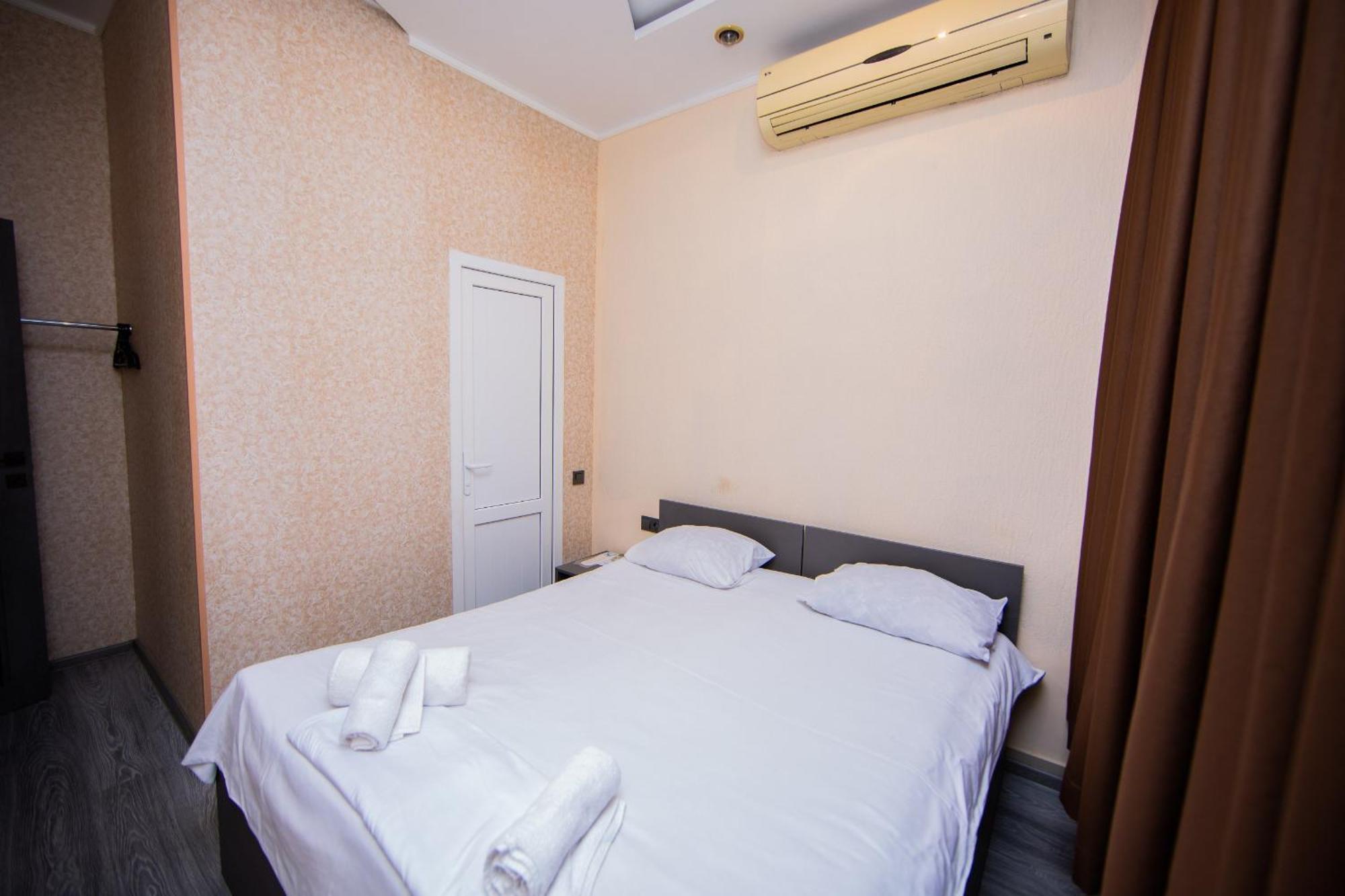 Centre Hotel-Hostel Erywań Zewnętrze zdjęcie