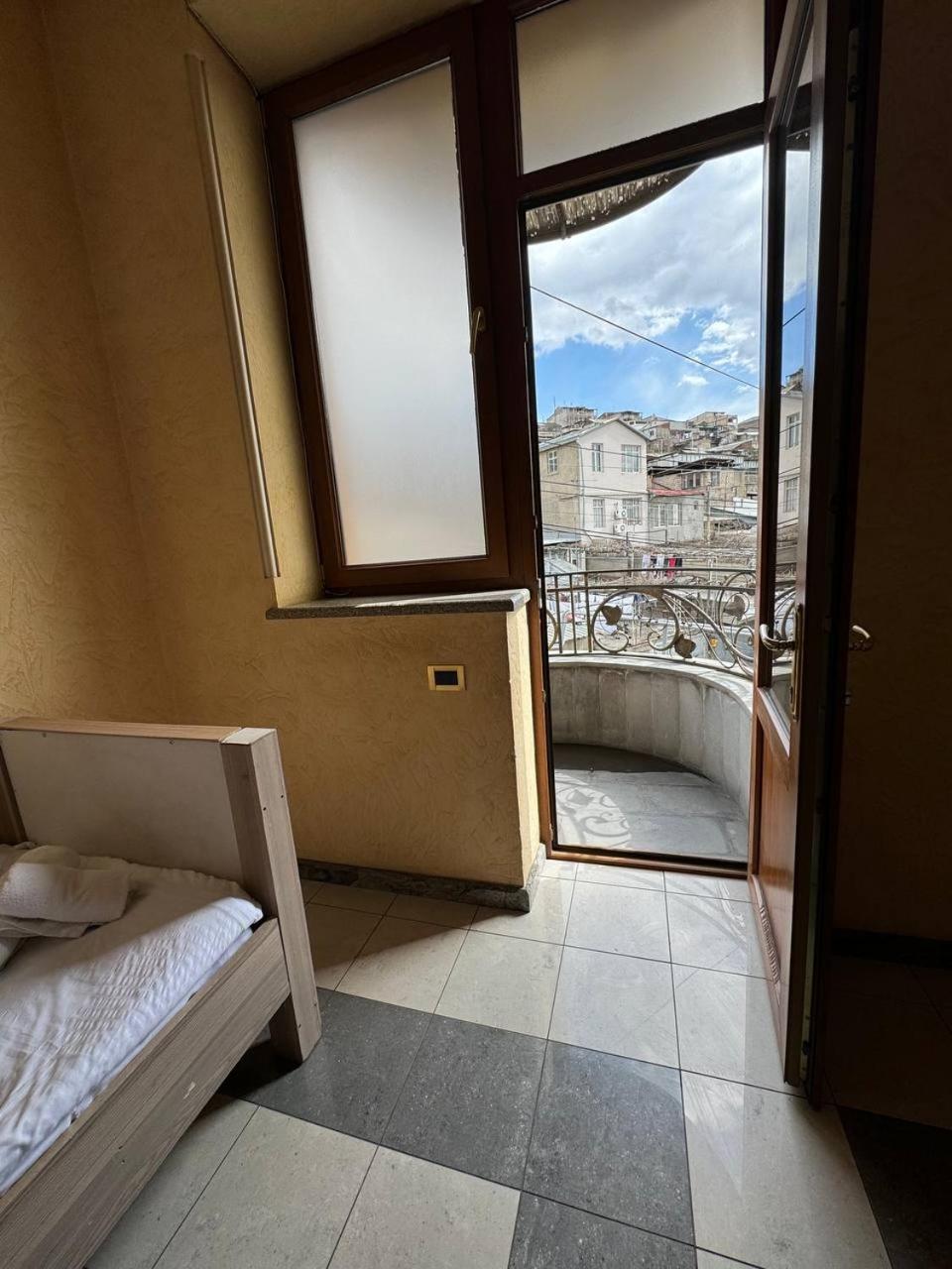 Centre Hotel-Hostel Erywań Zewnętrze zdjęcie