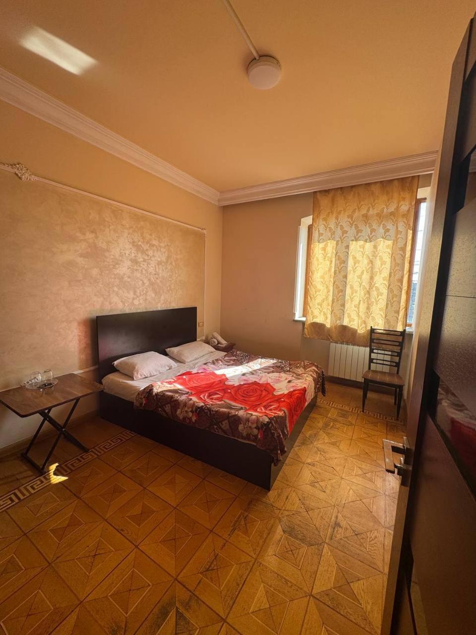 Centre Hotel-Hostel Erywań Zewnętrze zdjęcie